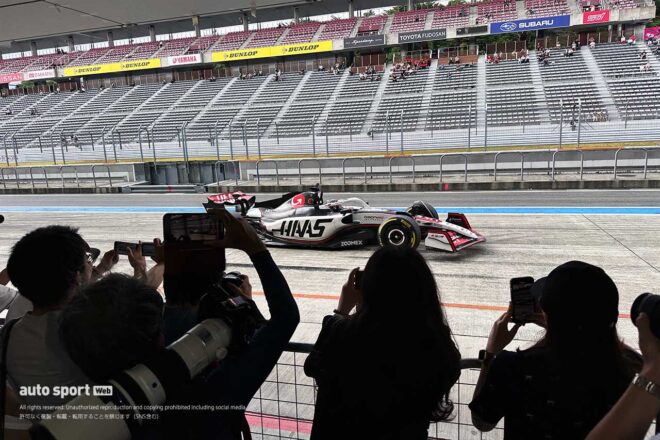 今回のイベントの目玉となった、『激感ピット』。間近でF1マシンの走りを見ることができた