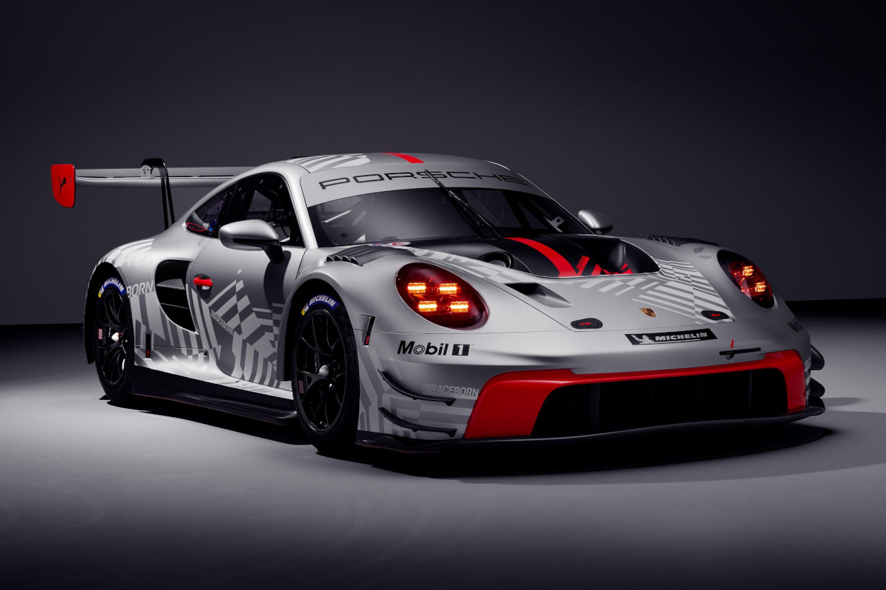 ポルシェ、992型『911 GT3 R』の改良モデル“Evo”を発表。2026年カスタマーデビューへ