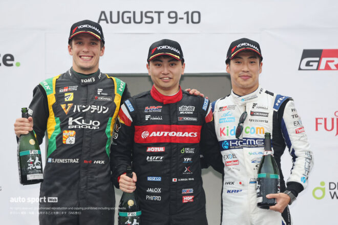 岩佐歩夢が待望のSF初優勝。SC2回、雨のSUGOは上位4台が5秒以内の大接戦に【第8戦決勝レポート】
