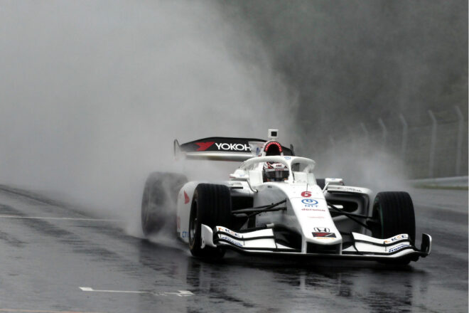DOCOMO TEAM DANDELION RACING　2025スーパーフォーミュラ第8戦SUGO　レースポレート