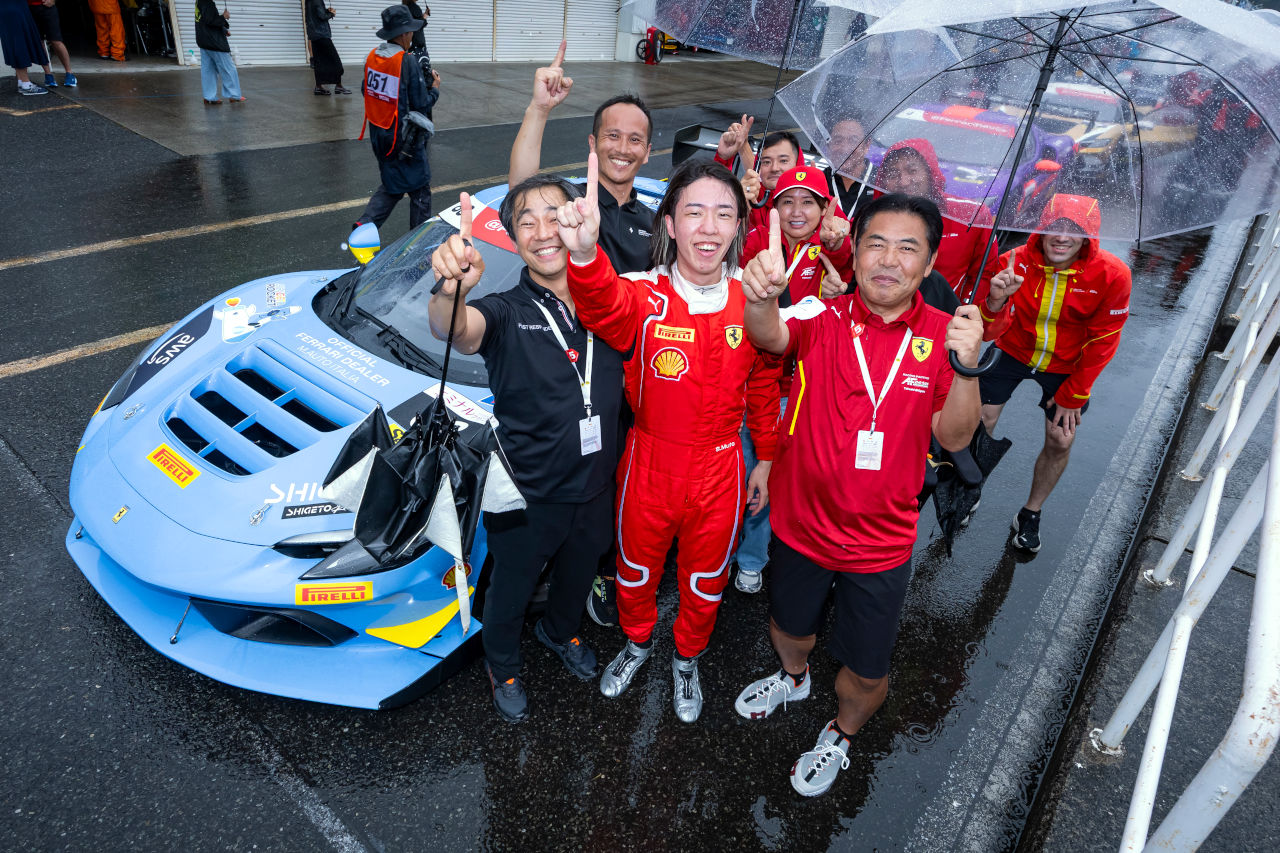 雨の岡山を制した武藤壮汰が王座獲得「勝ちパターンに持ち込めました」／2025フェラーリ・チャレンジ・ジャパン最終戦