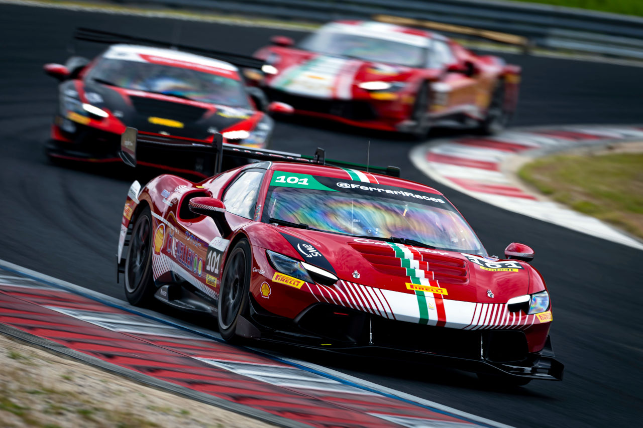 雨の岡山を制した武藤壮汰が王座獲得「勝ちパターンに持ち込めました」／2025フェラーリ・チャレンジ・ジャパン最終戦
