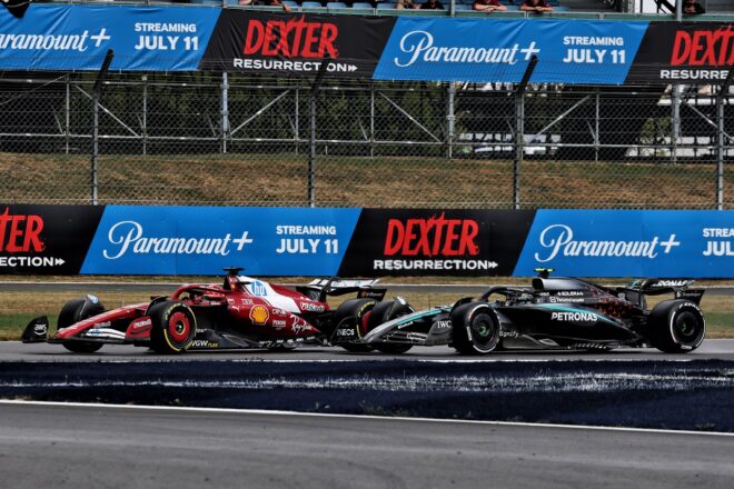 ルイス・ハミルトン（フェラーリ）とアンドレア・キミ・アントネッリ（メルセデス）