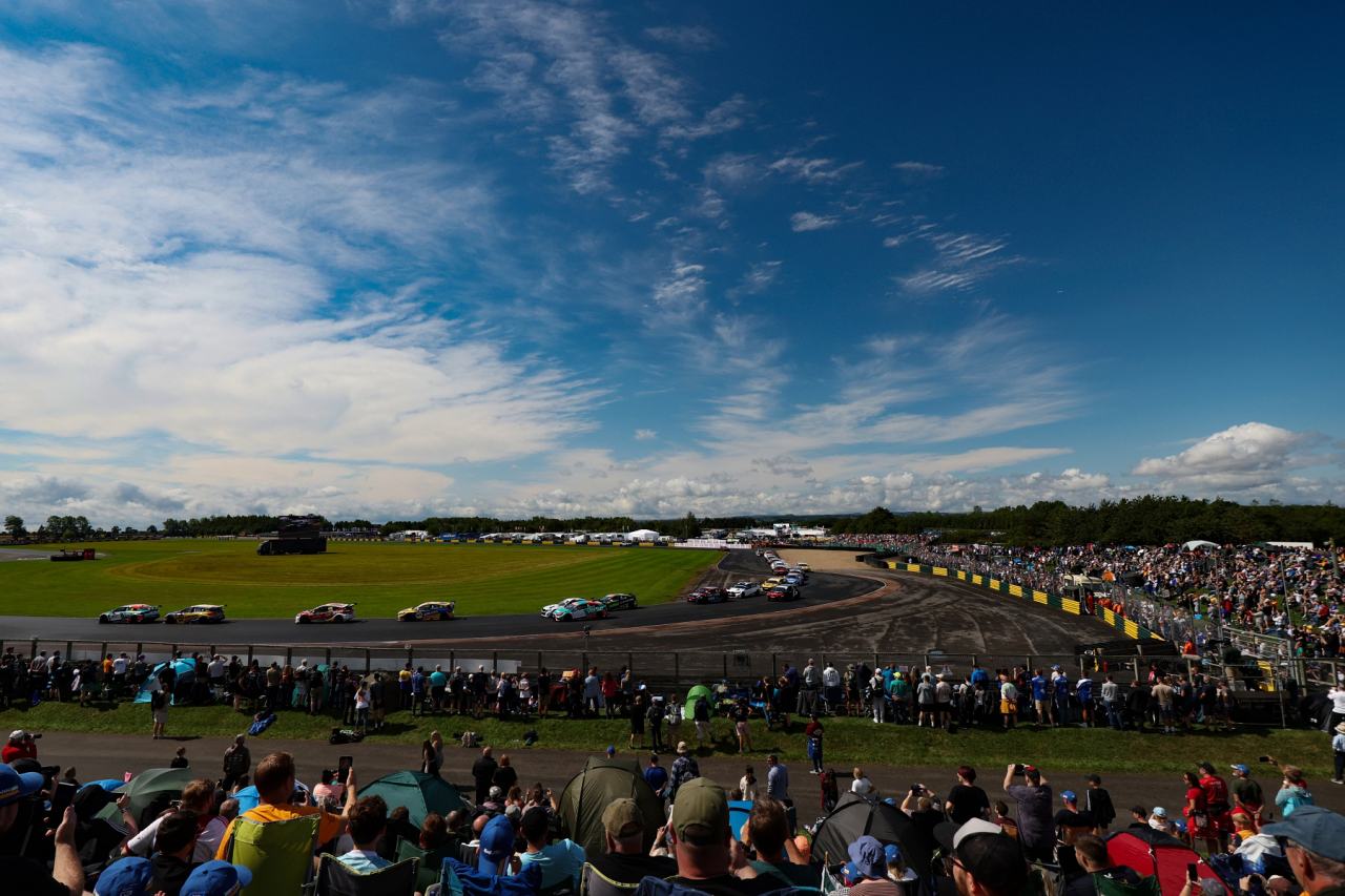 王者ヒルが無念の途中撤退。ブレイク明け勝利のイングラムとサットンはわずか8点差に／BTCC第6戦