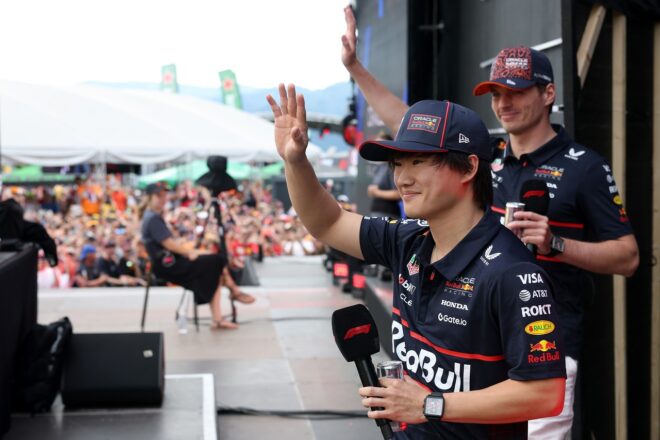 角田裕毅とマックス・フェルスタッペン