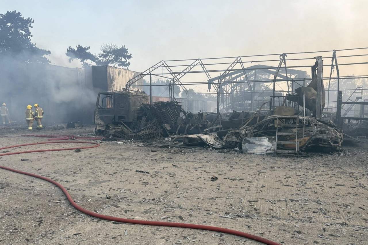 PMRが悲運の本拠地火災に。次戦ノックヒルではレンタル契約車両のクプラ・レオンBTCCを投入へ