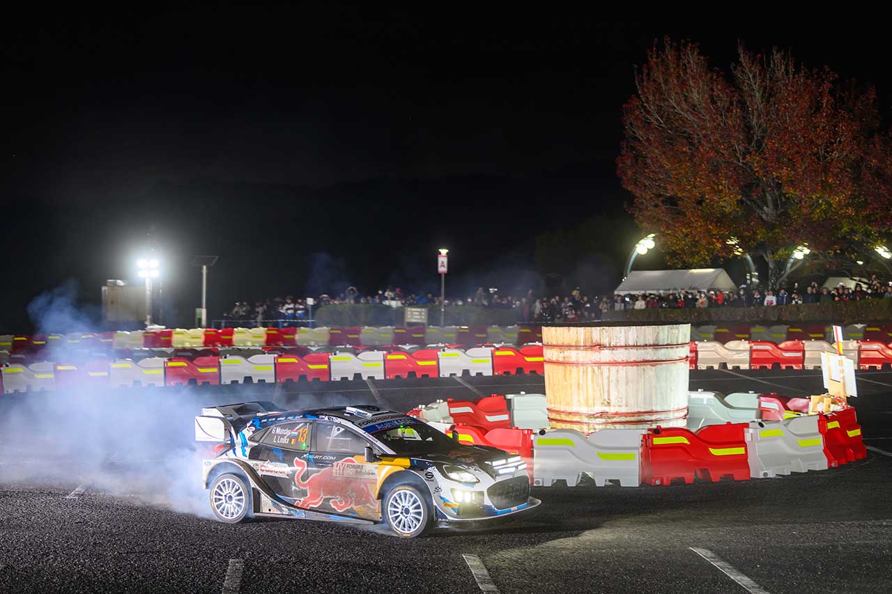 JTBのラリージャパン2025観戦ツアーは参加者のみの特典満載。専用エリアや貸切バス、嬉しいオリジナルグッズも