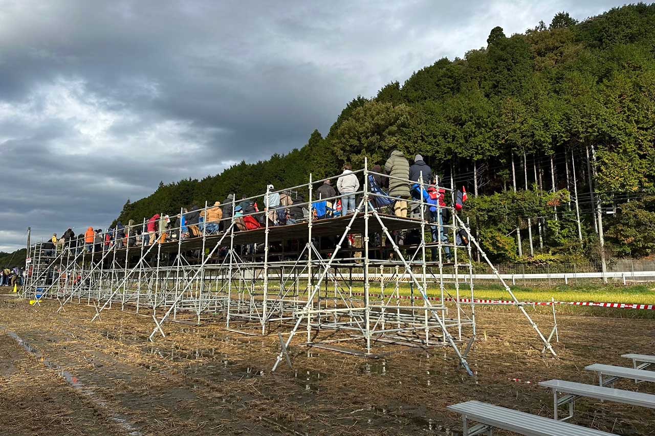 JTBのラリージャパン2025観戦ツアーは参加者のみの特典満載。専用エリアや貸切バス、嬉しいオリジナルグッズも