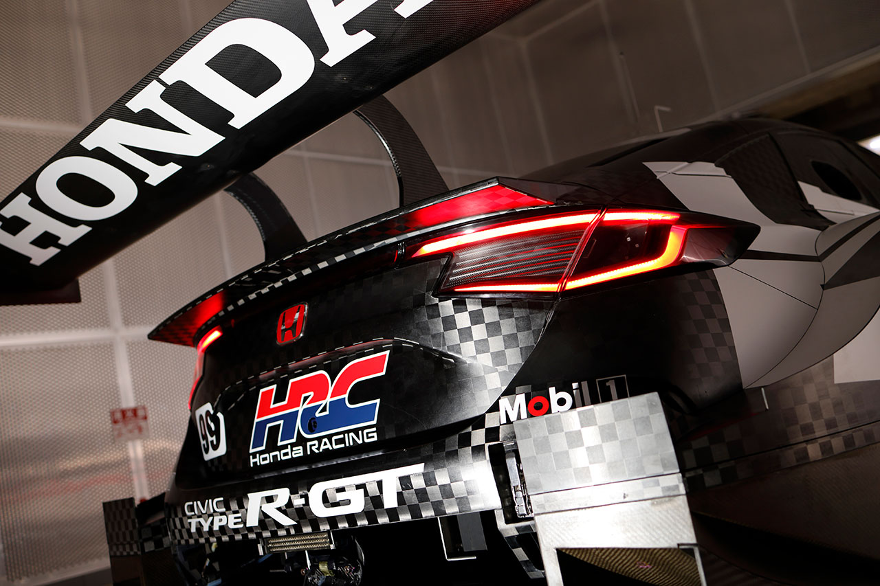 モービル1とホンダ・レーシング、スーパーGTでの関係を強固に示す新テクノロジーパートナーシップロゴを発表