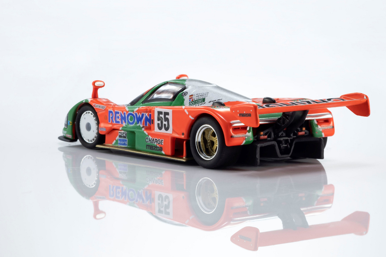 日本車初のル・マン優勝車、マツダ787Bが京商ミニカー＆ブックに