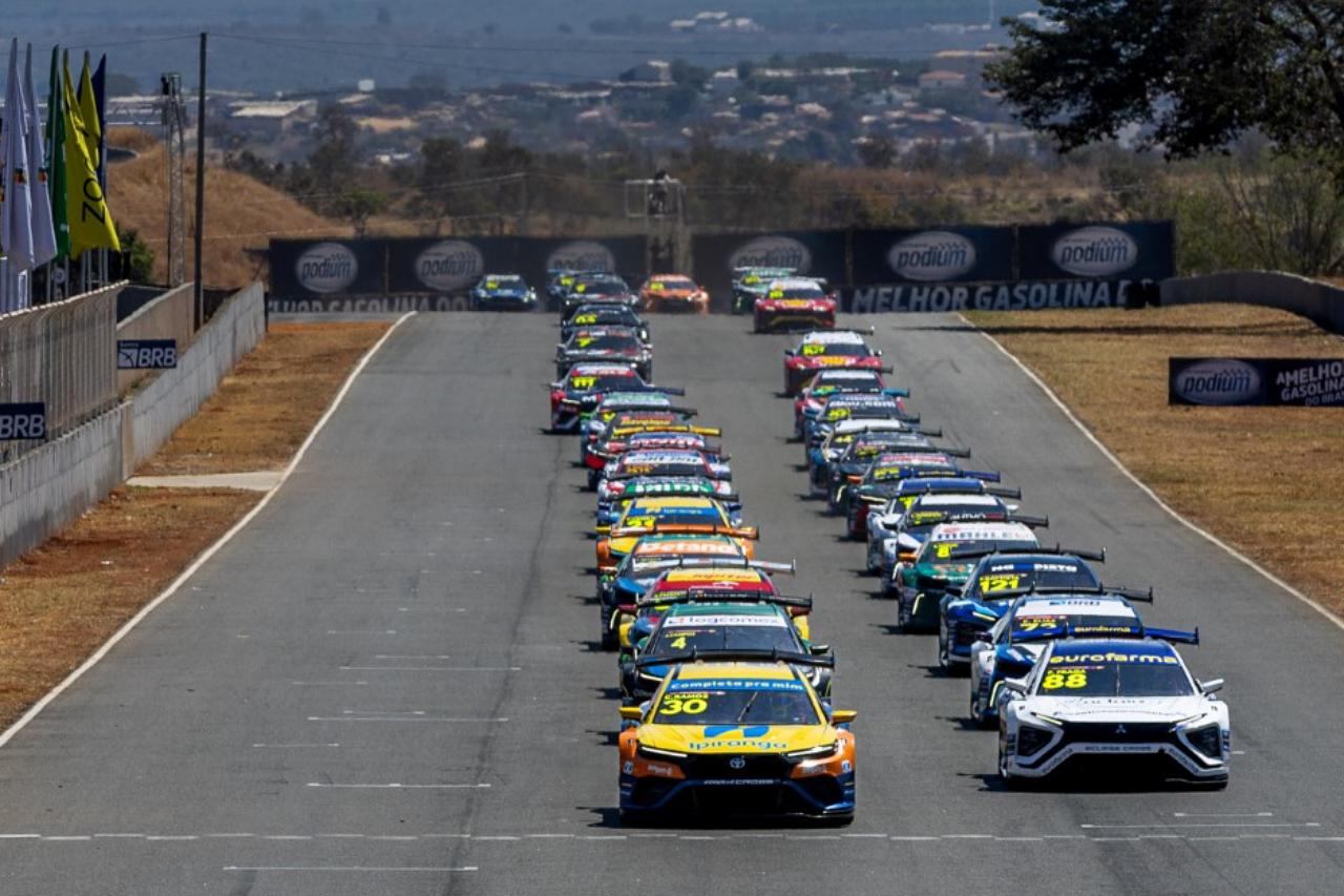 トヨタ・カローラクロスがSUV新時代の初ポールを獲得し、日曜はラモスが待望の初優勝／SCB第5戦