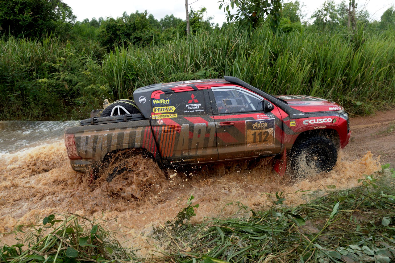 横浜ゴムの『GEOLANDAR』装着車がアジアクロスカントリーラリーで2年ぶりの総合優勝を達成
