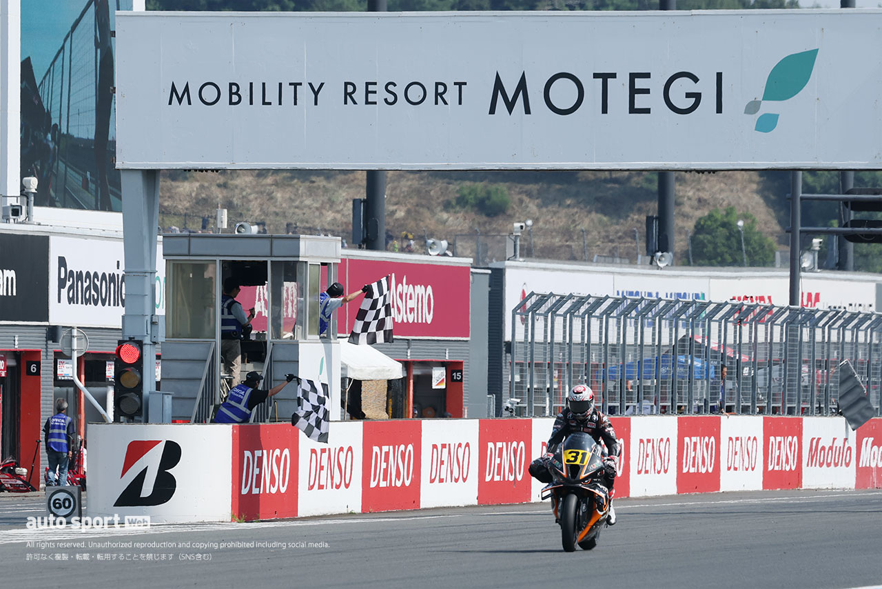BMW浦本修充が他を圧倒して初優勝。中須賀は2位、スズキ津田拓也が3位入り／2025全日本ロード第4戦もてぎJSB1000レース1