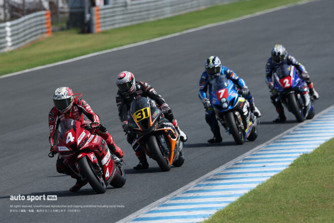 BMW浦本修充が他を圧倒して初優勝。中須賀は2位、スズキ津田拓也が3位入り／2025全日本ロード第4戦もてぎJSB1000レース1