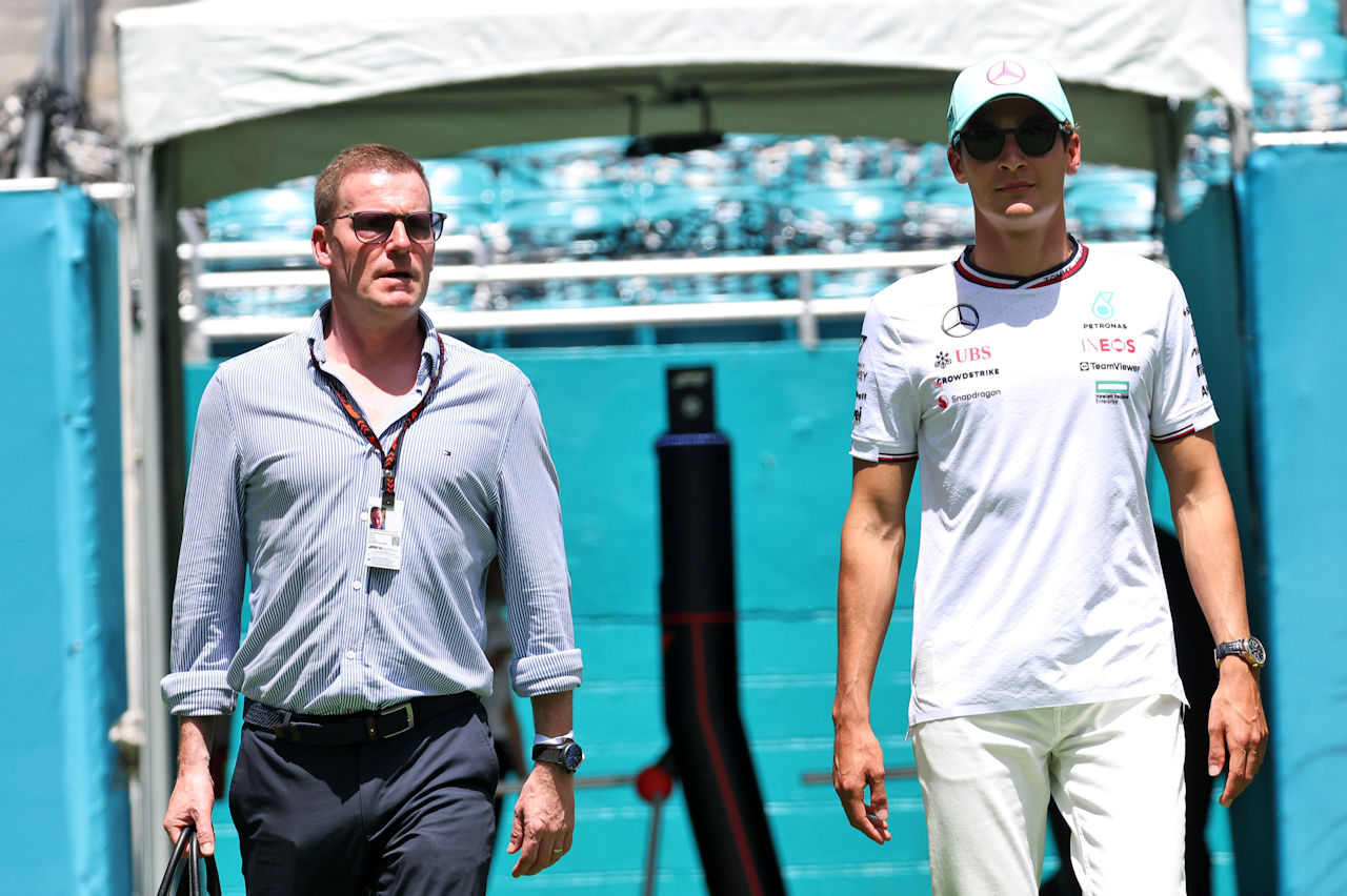 ジョージ・ラッセル（メルセデス）とマネージャーのハリー・ソーデン