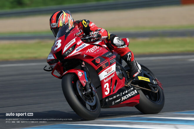 羽田が2位以下を寄せ付けない走りで今季初優勝。西村が2番手に追い上げるも終盤に転倒／2025全日本ロード第4戦もてぎST1000レース1