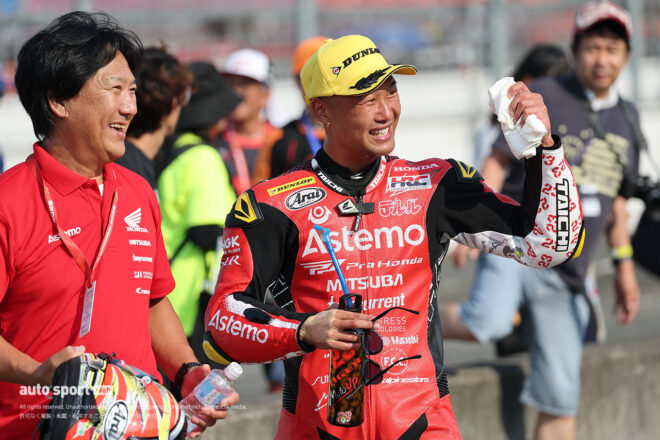 羽田が2位以下を寄せ付けない走りで今季初優勝。西村が2番手に追い上げるも終盤に転倒／2025全日本ロード第4戦もてぎST1000レース1