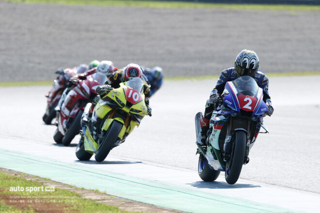 独走浦本が2レース制覇。2位中須賀はランキング首位キープ／2025全日本ロード第4戦もてぎJSB1000レース2