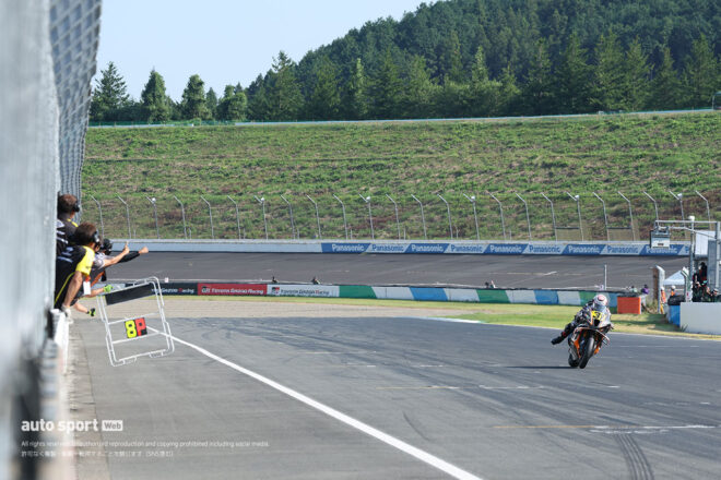 独走浦本が2レース制覇。2位中須賀はランキング首位キープ／2025全日本ロード第4戦もてぎJSB1000レース2