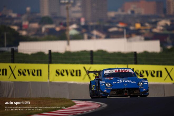 カストロールピットワークGT-R（2002年） | autosport web