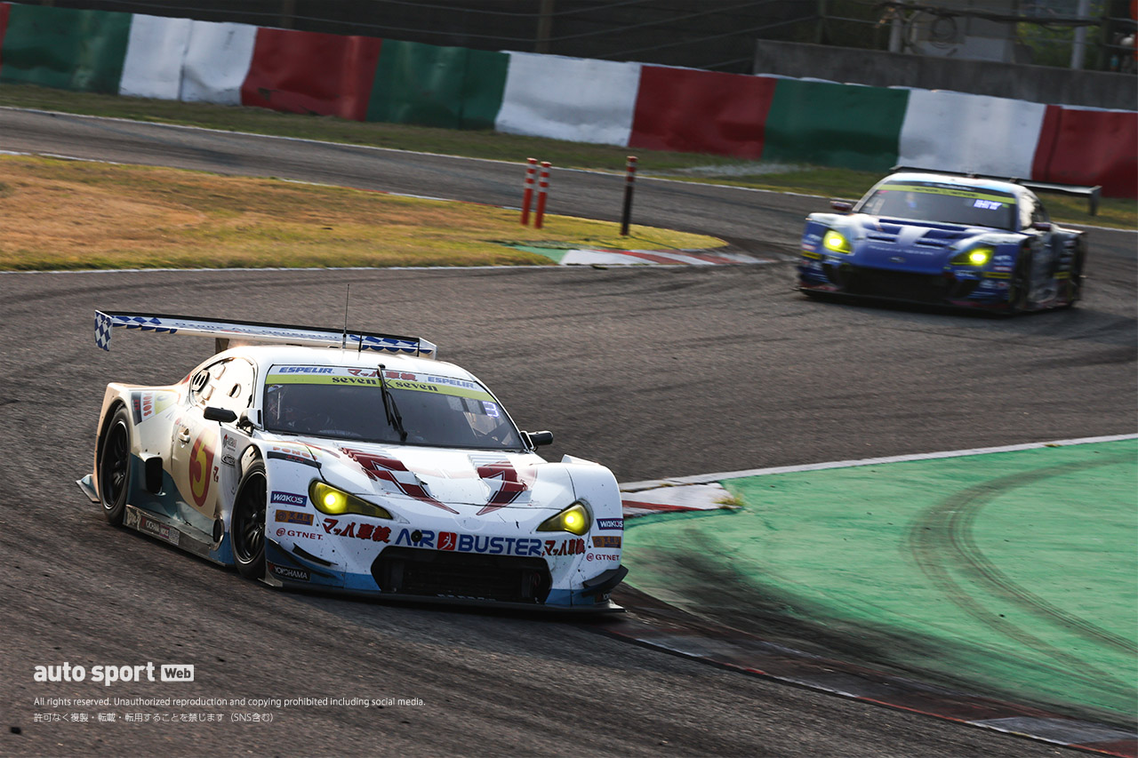 決まりました 1986 Kawasaki GPZ 750 Red Manual, 5 speed n/a in Kilmarnock