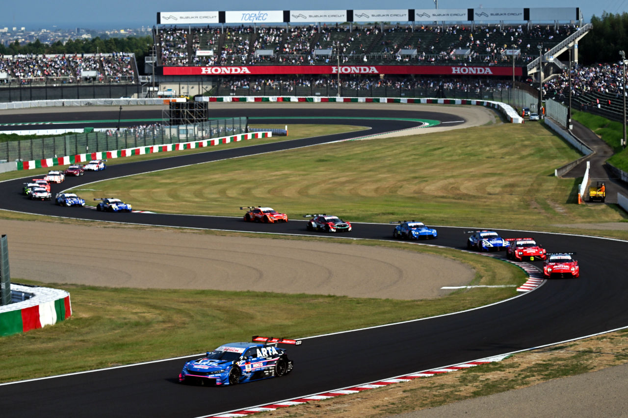 【動画】2025年スーパーGT第5戦鈴鹿 決勝ハイライト