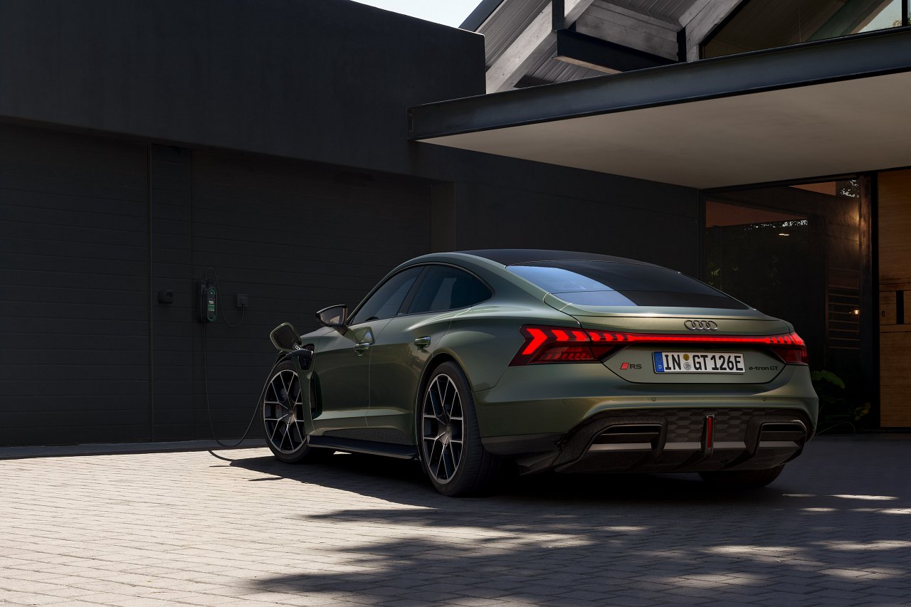 アウディ、電動最高峰の『e-tron GT』シリーズを全面アップデート。導入記念グローバル限定車も