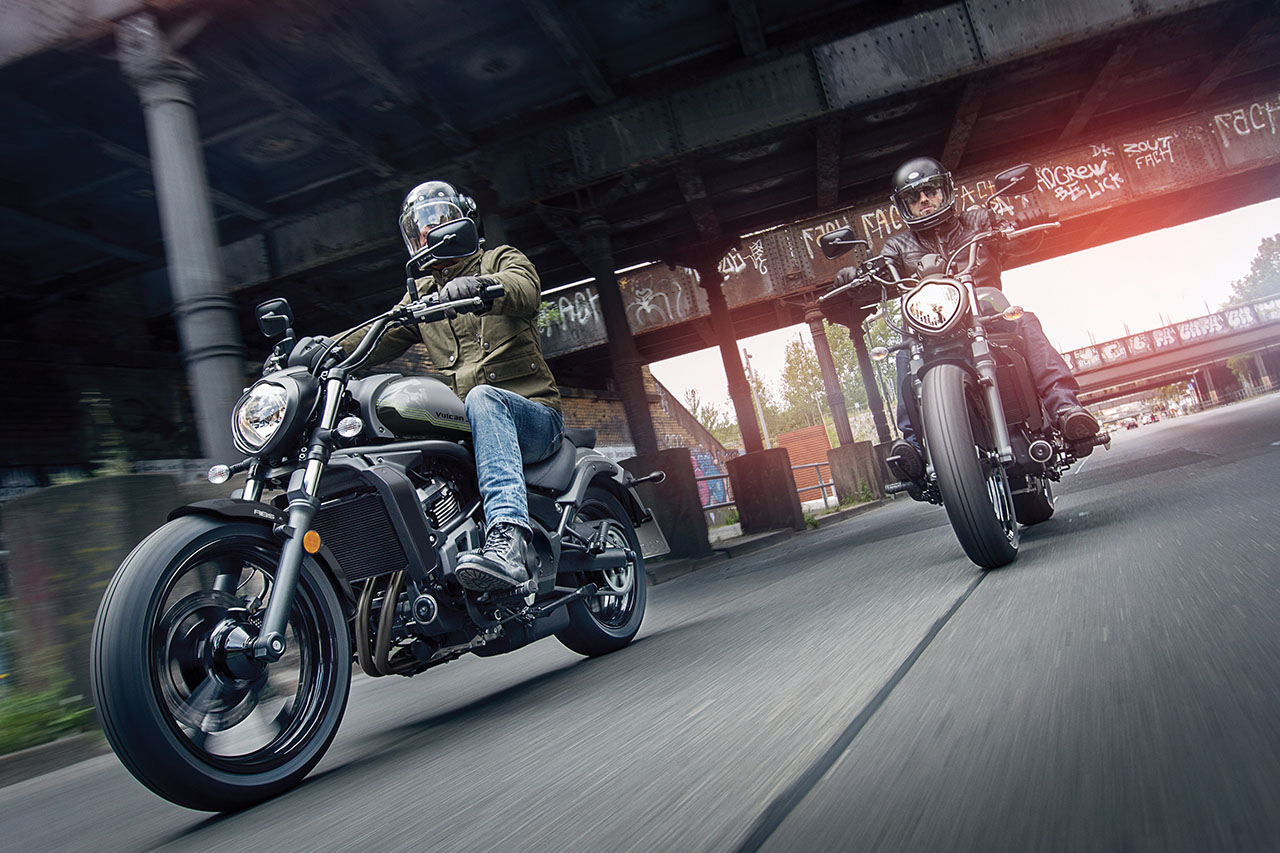 カワサキ、大型クルーザー『VULCAN S』の最新モデル発表。カラーを変更し、9月27日より発売