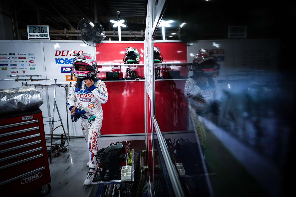 関口雄飛（DENSO KOBELCO SARD GR Supra）