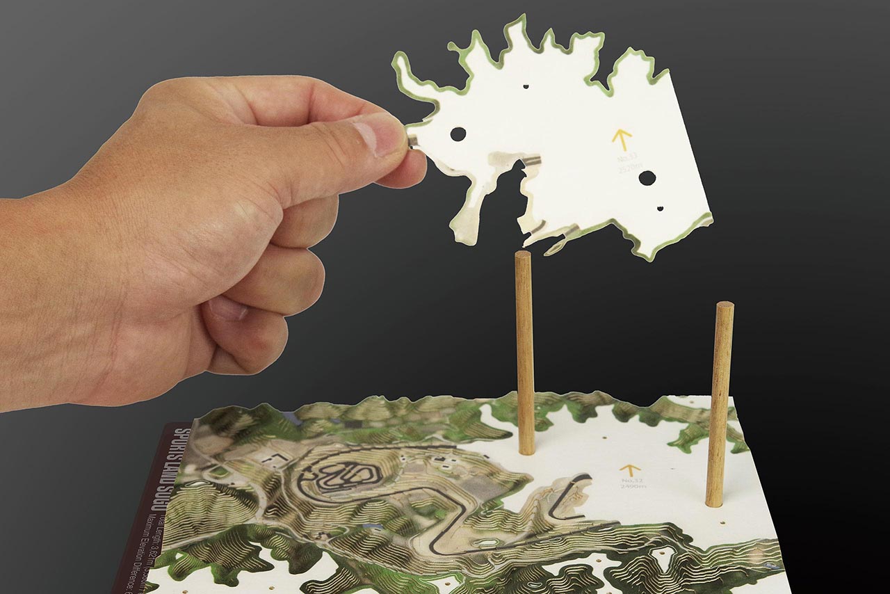 作って、触って、飾って良し。モビリティリゾートもてぎとスポーツランドSUGOのユニークな『紙で作る立体地形図キット』発売へ