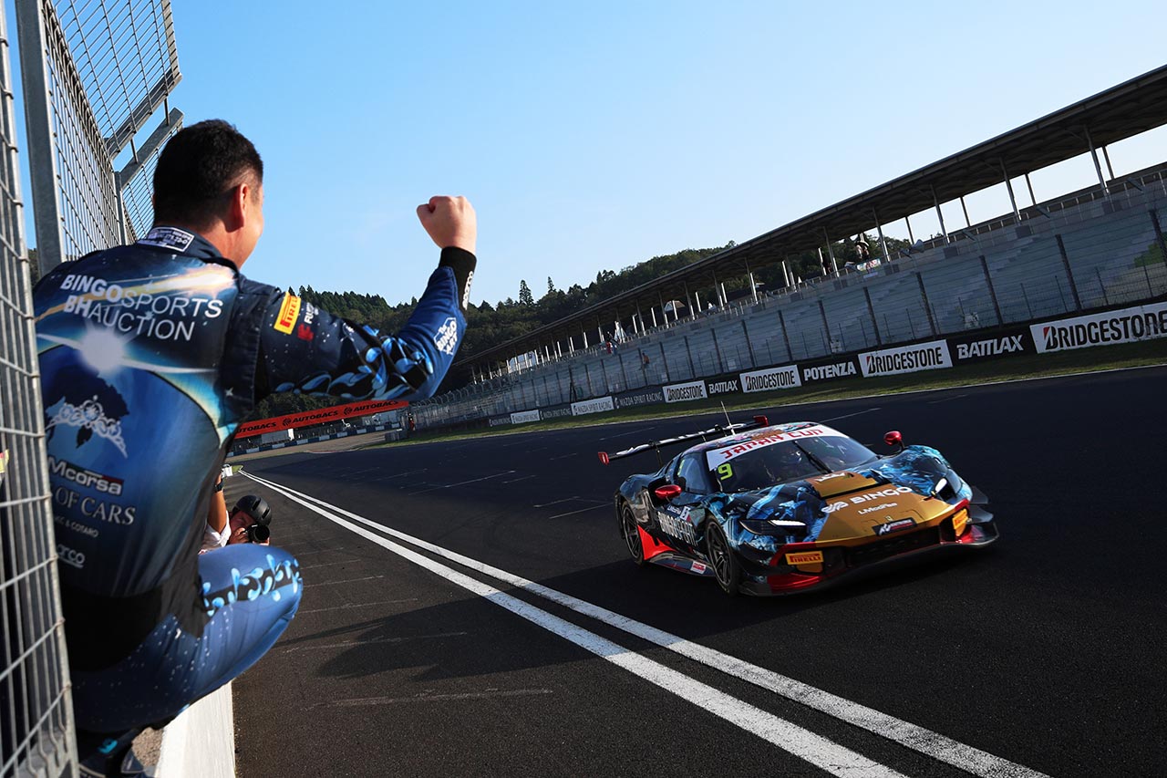 SROジャパンカップ第3ラウンド岡山のレース1は波乱の展開を武井真司／笹原右京組BINGO RACING with LM corsaが制す