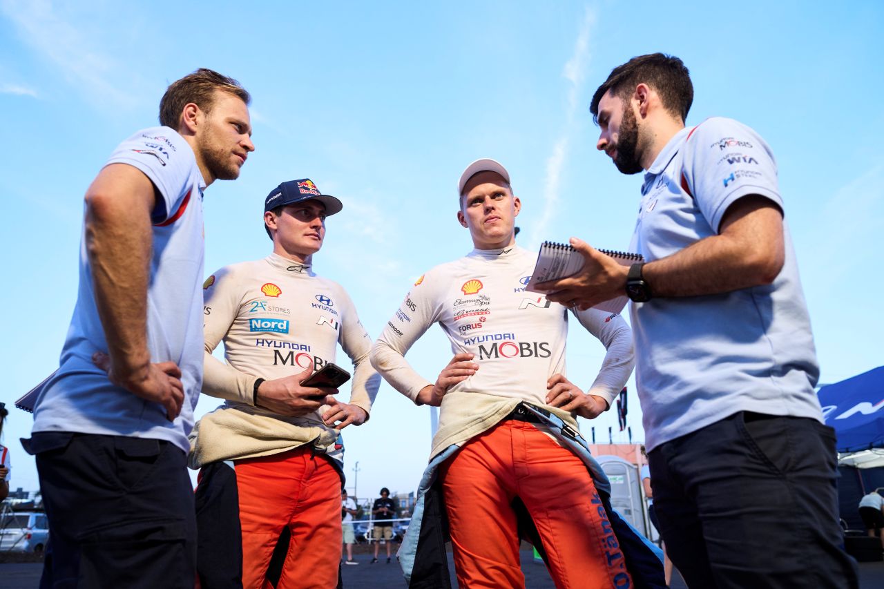 オィット・タナックとアドリアン・フルモー（ヒョンデi20 Nラリー1）