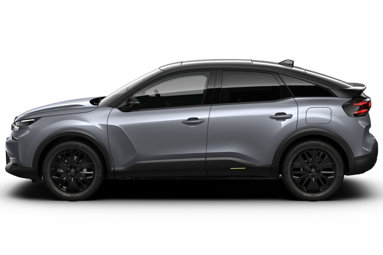 シトロエン、主力Cセグハッチ『C4』にサンルーフとブラックアクセント採用の特別仕様車を設定