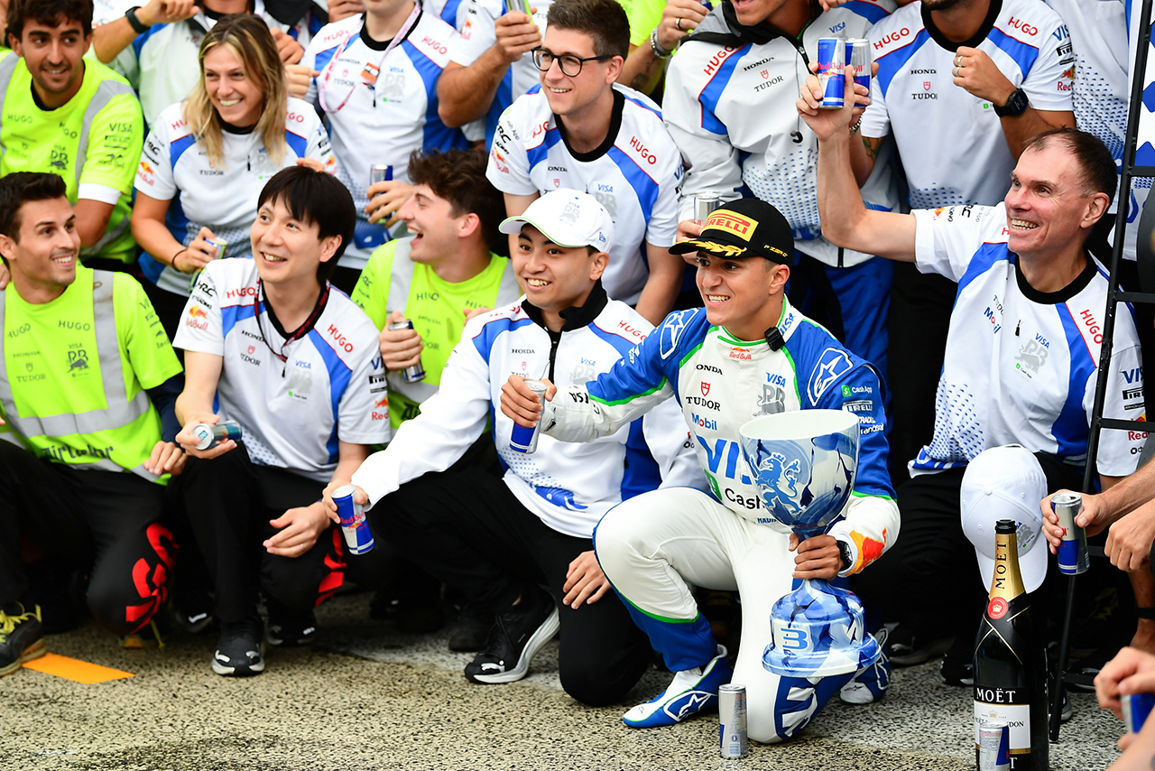 岩佐歩夢＆アイザック・ハジャー（レーシングブルズ）