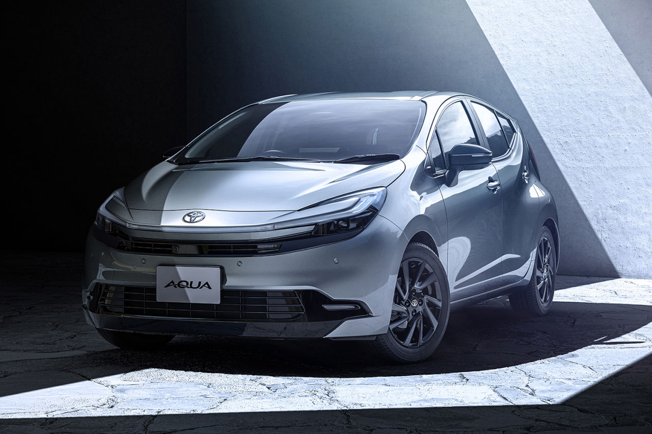 『トヨタ・アクア』が大幅改良。ハンマーヘッド採用のほか内外装に新色、ブレーキホールド標準化