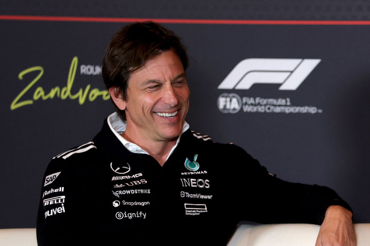 メルセデスF1、ジョージ・ラッセルとアンドレア・キミ・アントネッリのラインアップを崩さず。チーム代表が継続起用を認める
