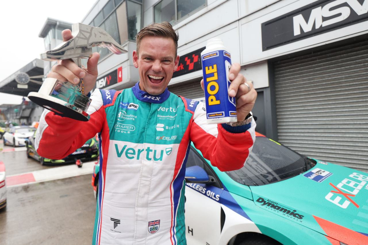 “ダブル・トム”の一角、チルトンがポール・トゥ・ウイン。僚友イングラムもリード拡大／BTCC第8戦