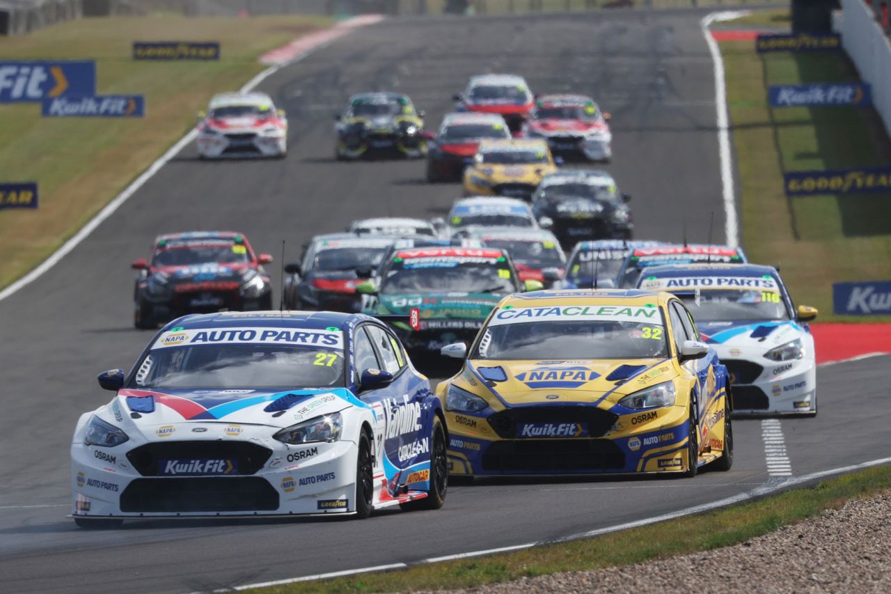 “ダブル・トム”の一角、チルトンがポール・トゥ・ウイン。僚友イングラムもリード拡大／BTCC第8戦