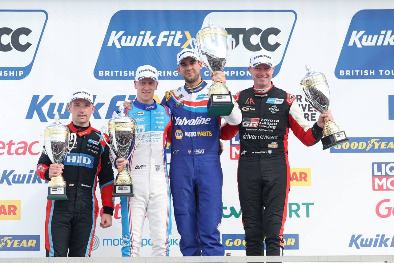 “ダブル・トム”の一角、チルトンがポール・トゥ・ウイン。僚友イングラムもリード拡大／BTCC第8戦