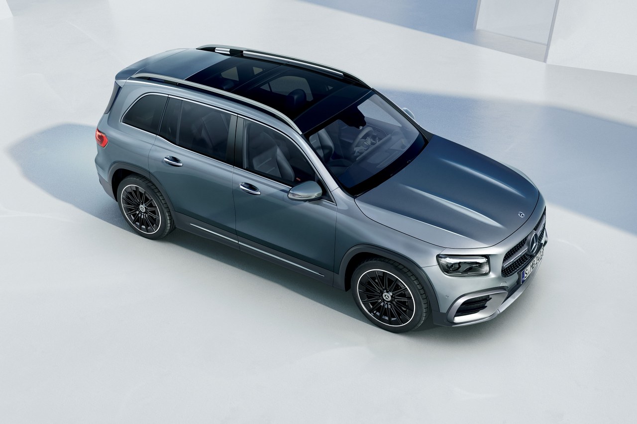 メルセデス・ベンツ、人気SUV『GLB』に“Urban Stars”を追加設定。AMGラインや漆黒ホイールを採用