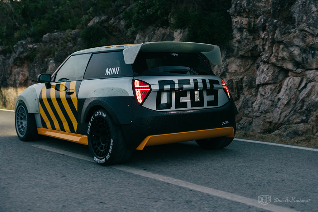 ミニ・ジョン・クーパー・ワークスとデウス・エクス・マキナがコラボ。情熱が交差する2台のワンオフモデルを発表