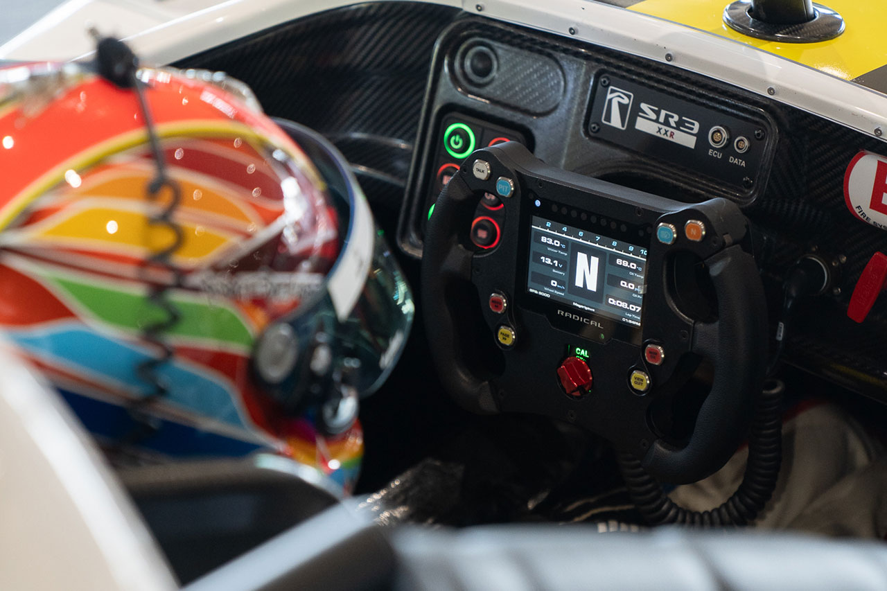 「最近乗ったクルマで一番横Gが強かった」田中哲也が語るラディカルSR3 XXRの真価とコーナリング性能