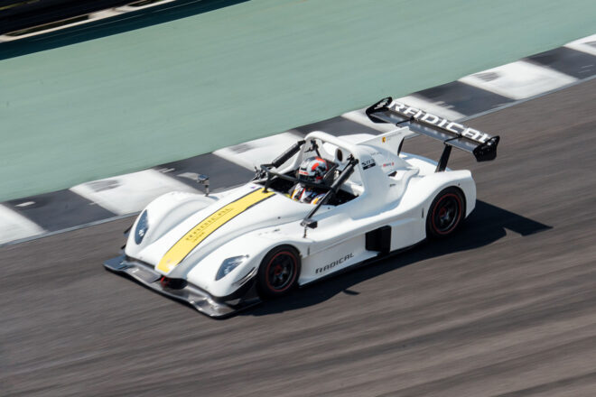 「最近乗ったクルマで一番横Gが強かった」田中哲也が語るラディカルSR3 XXRの真価とコーナリング性能