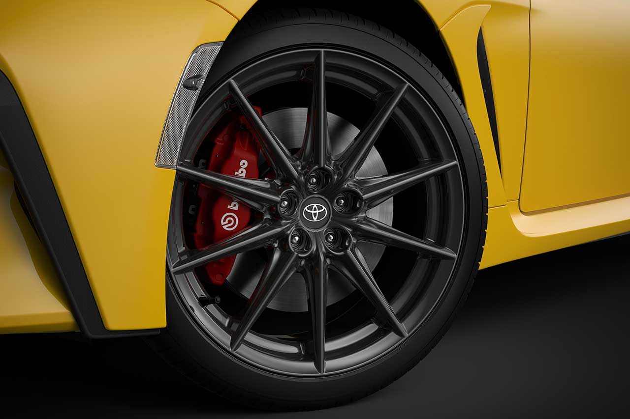 トヨタGR86にサンライズイエローの特別仕様車が登場。ブレンボブレーキやザックスアブソーバーで走行性能も向上
