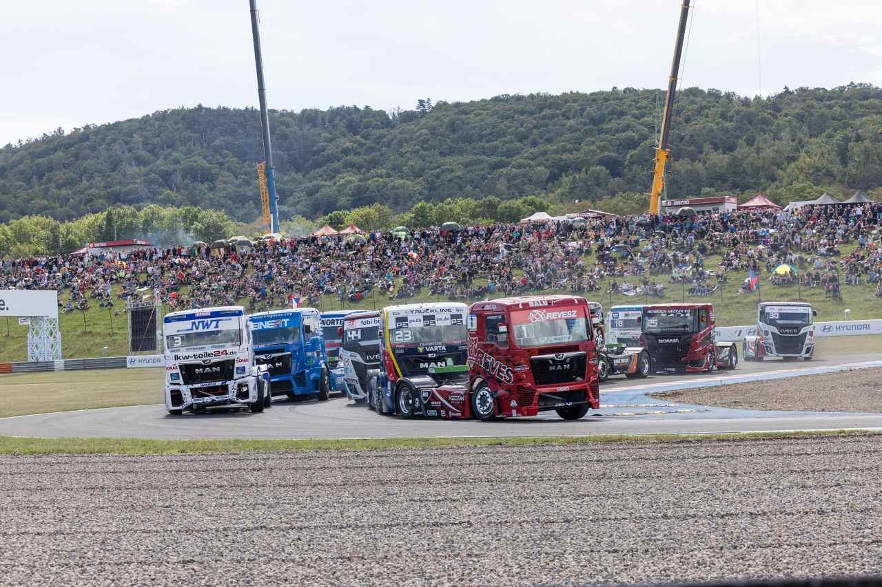 紅一点シュティフィ・ハルムが悲願の今季初優勝。ダカール王者マシックも初参戦で奮闘／ETRC第5戦