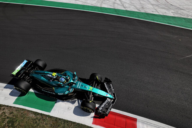 フェルナンド・アロンソ直筆サイン入り超大型写真…Fernando Alonso フェルナンド・アロンソ直筆サイン入り超大型写真…Fernando