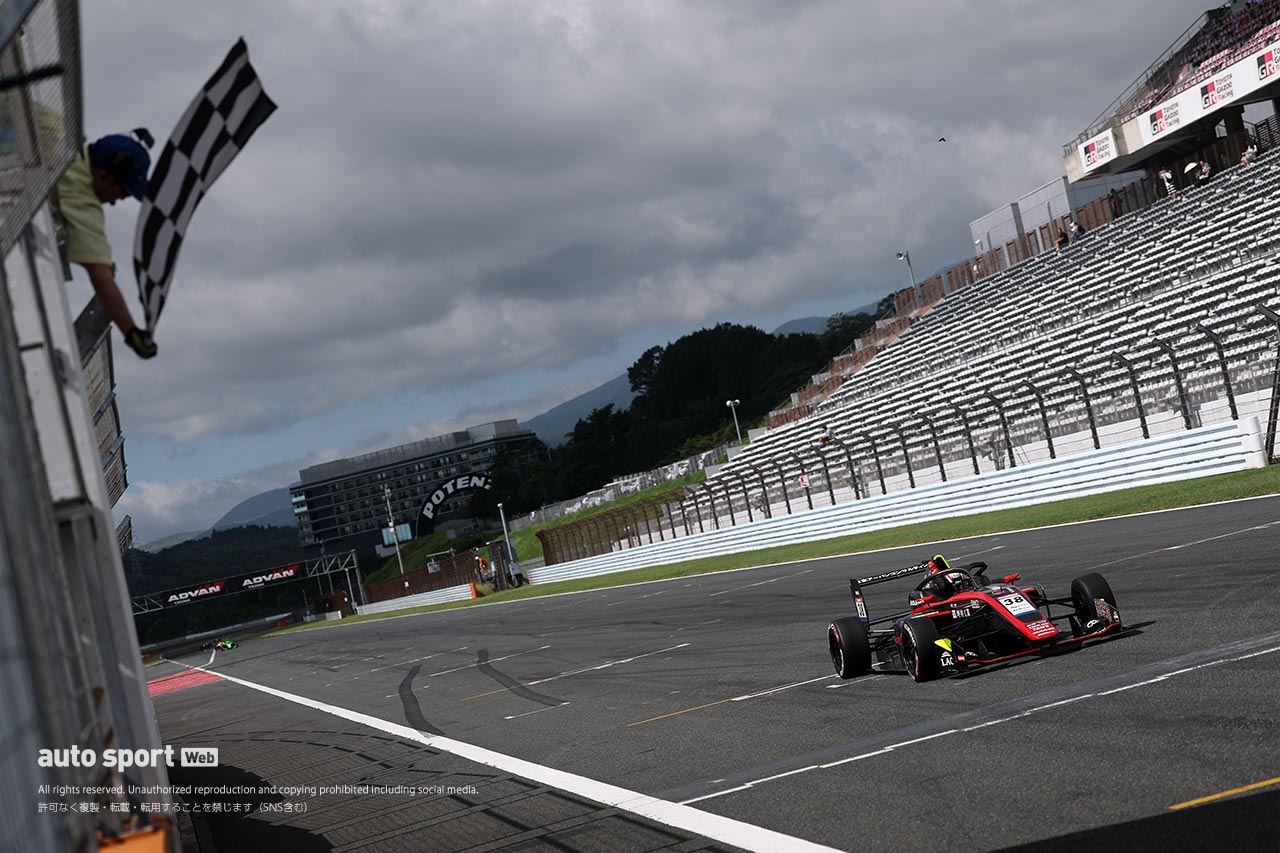 スーパーフォーミュラ・ライツ第14戦富士はポール・トゥ・ウインで小林利徠斗が今季初優勝を飾る。三井優介が初表彰台