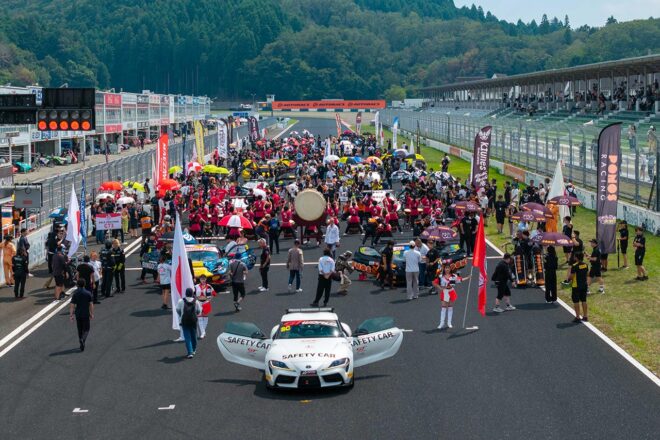 SROジャパンカップ最終ラウンドの鈴鹿は19台がエントリー。タイトル争いも大詰め