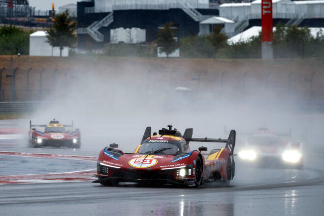 2番手スタートの51号車がクビサ組フェラーリを逆転。雨が長時間のSCと赤旗を呼ぶ【WEC第6戦オースティン決勝前半レポート】