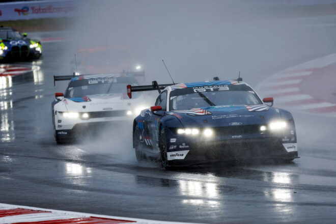 2番手スタートの51号車がクビサ組フェラーリを逆転。雨が長時間のSCと赤旗を呼ぶ【WEC第6戦オースティン決勝前半レポート】